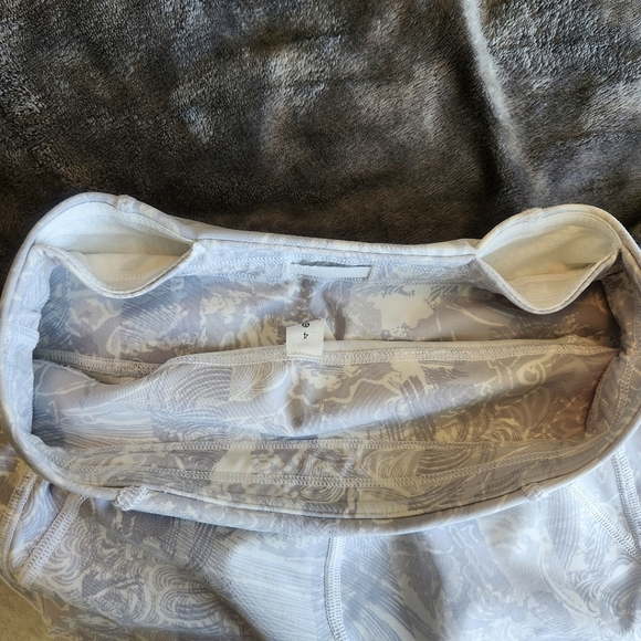 Lululemon Time To Sweat Crop 23" - Size 4 - Picture 9 of 11